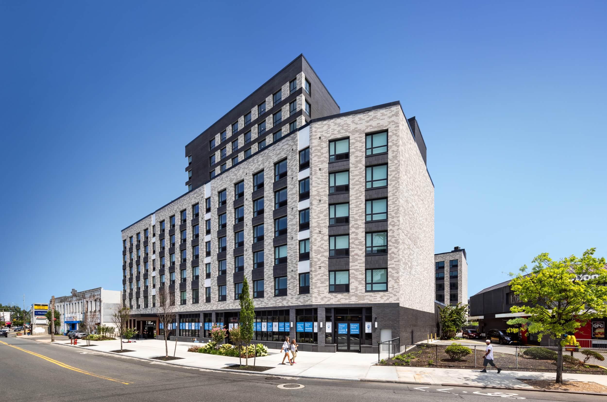 475 Bay Street 01