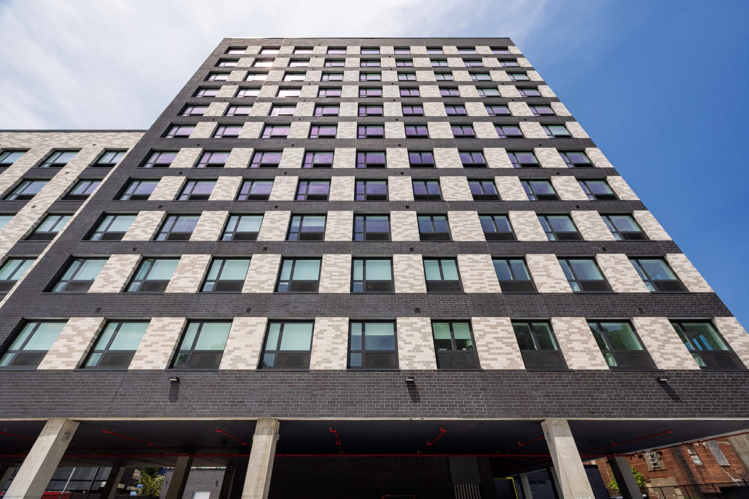 475 Bay Street 03