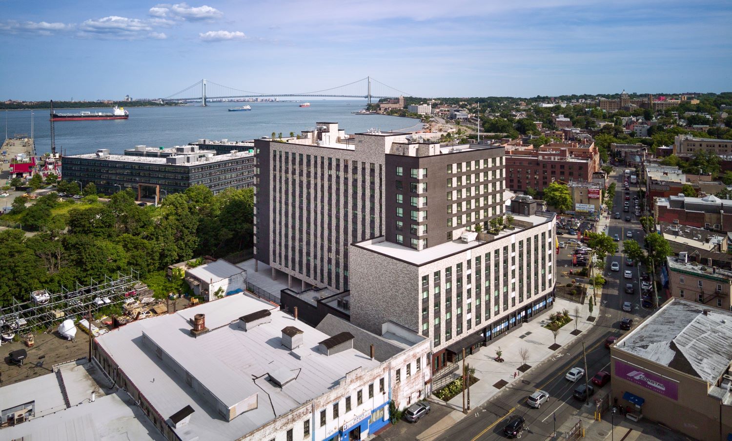 475 Bay Street 05