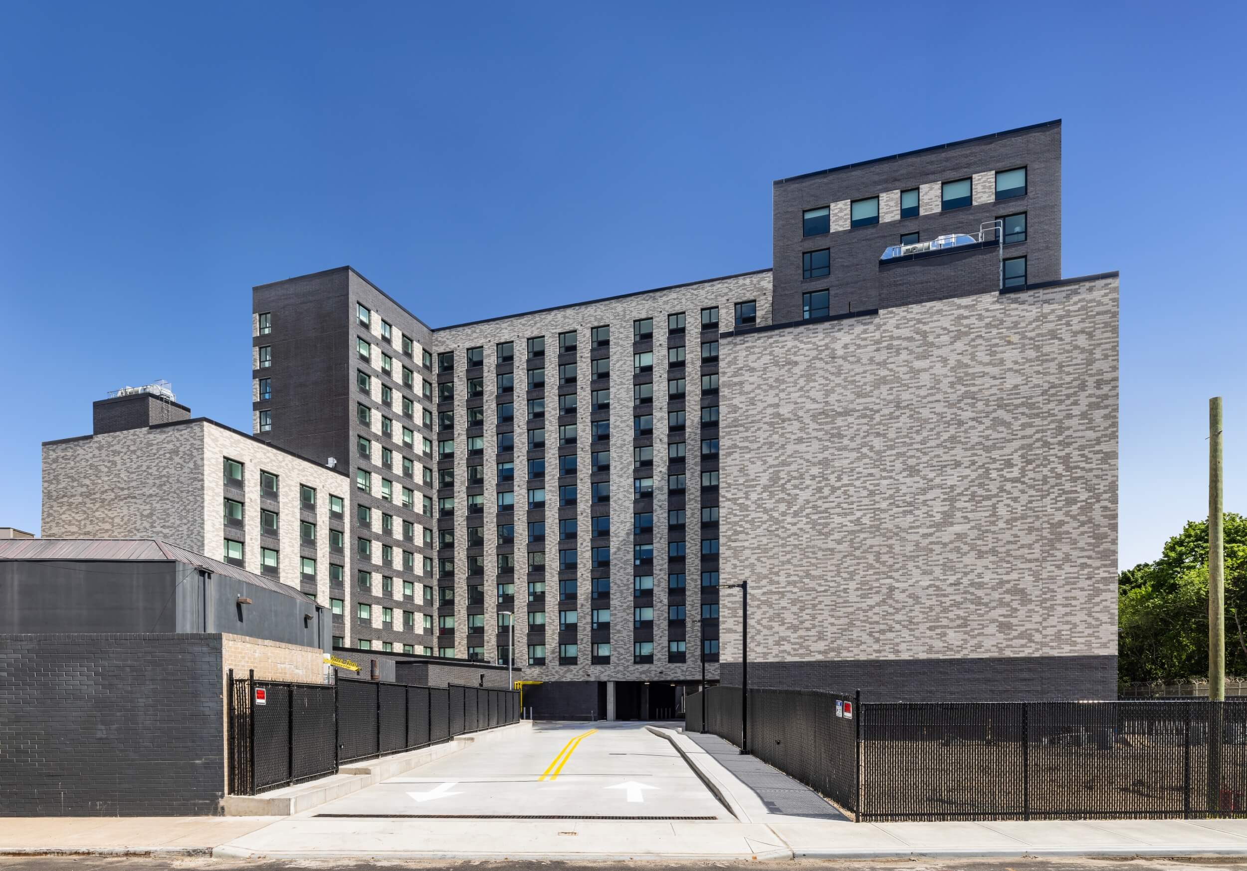 475 Bay Street 08